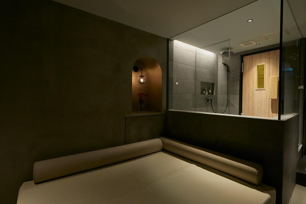 Boutique Sauna Arch